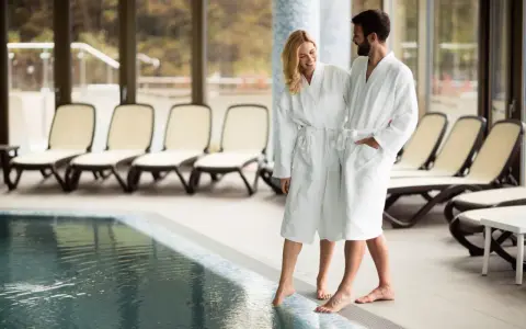 Idealne SPA dla dwojga w Krakowie: Jak wybrać pakiet marzeń?