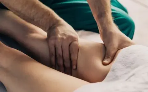 Drenaż limfatyczny nóg w domu: jak wykonać bezpiecznie i skutecznie?