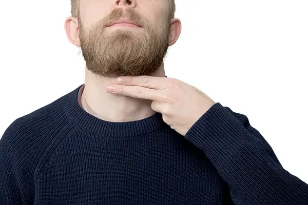 Jak golić linię zarostu na szyi? Uniknij podrażnień!